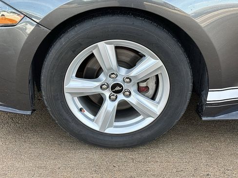 Used 2019 Ford Mustang Coupe image 3