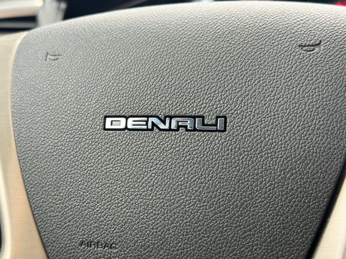 Used 2016 GMC Acadia Denali image 31