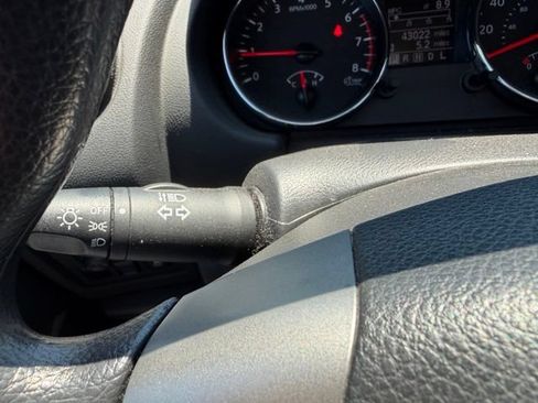 Used 2015 Nissan Rogue S AWD/4WD image 33