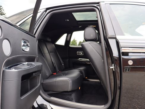 Used 2012 Rolls-Royce Ghost RWD image 21