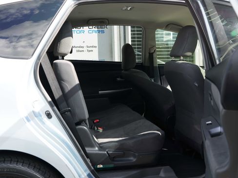Used 2014 Toyota Prius V Three image 31
