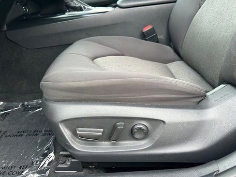 Used 2019 Toyota Camry LE FWD image 17