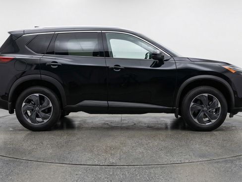 Used 2025 Nissan Rogue SV AWD/4WD image 11