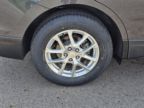 Used 2022 Chevrolet Equinox LT image 11