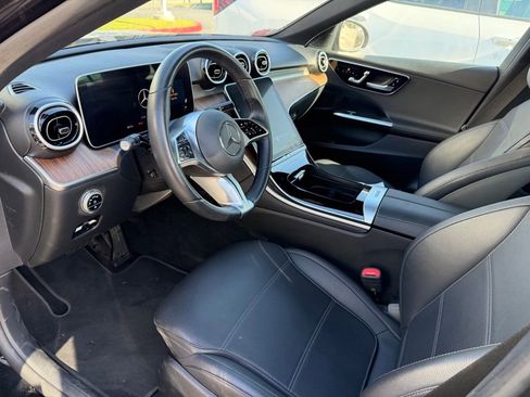 Used 2025 Mercedes-Benz C 300 Sedan image 4