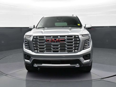 Used 2025 GMC Yukon Denali w/ Denali Reserve Package AWD/4WD image 2