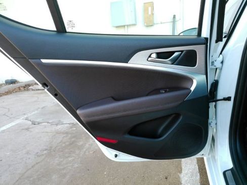 Used 2022 Genesis G70 2.0T w/ Prestige Package image 18