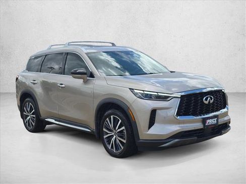 Used 2023 INFINITI QX60 Sensory w/ Vision Package AWD/4WD image 3