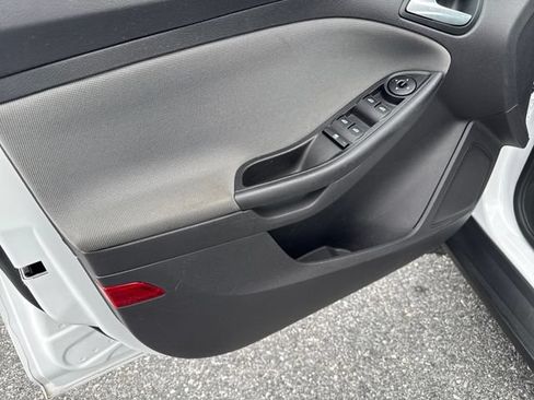 Used 2014 Ford Focus SE FWD image 10