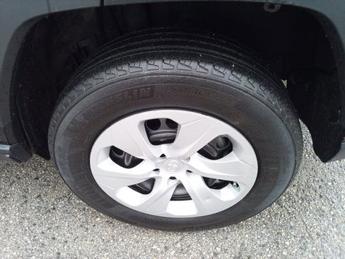 Used 2024 Toyota RAV4 LE image 12