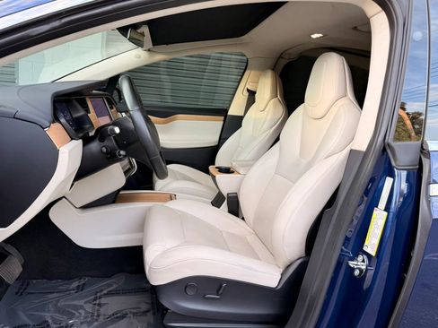 Used 2018 Tesla Model X 100D AWD/4WD image 19