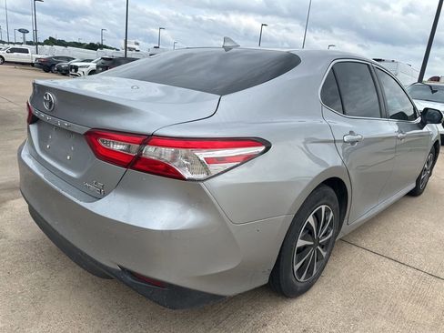Used 2020 Toyota Camry LE w/ Carpet Mat Package image 6