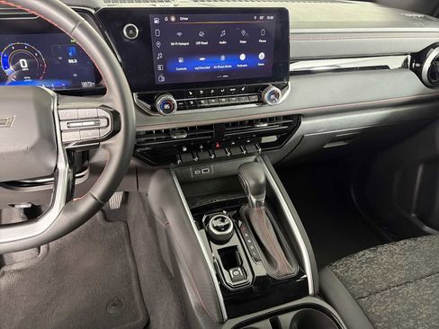 Used 2024 Chevrolet Colorado Z71 w/ Z71 Convenience Package 2 image 26