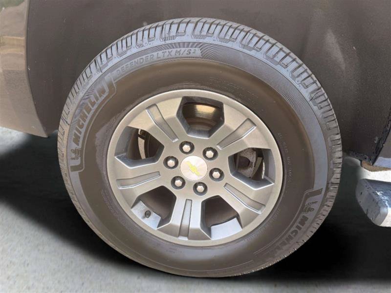 Used 2015 Chevrolet Suburban LT AWD/4WD image 35