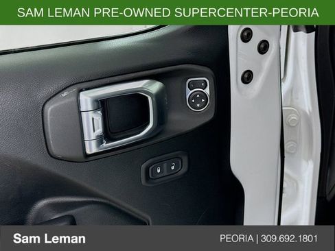 Used 2021 Jeep Gladiator Willys image 18