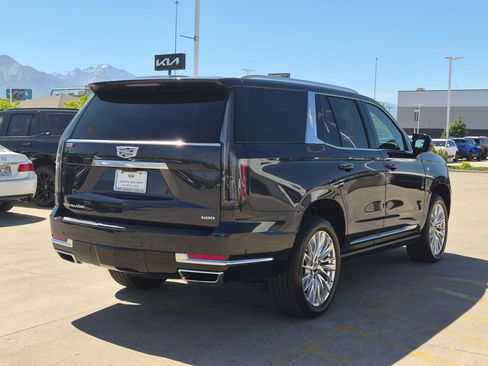 Used 2025 Cadillac Escalade Premium Luxury AWD/4WD image 5