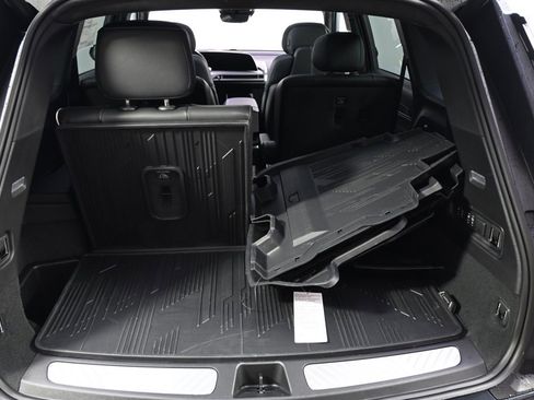 New 2026 Cadillac Vistiq Platinum w/ LPO, Floor Liner Package image 19