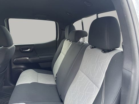 Used 2020 Toyota Tacoma TRD Off-Road image 16