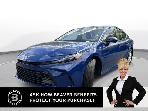 Used 2025 Toyota Camry LE image 1