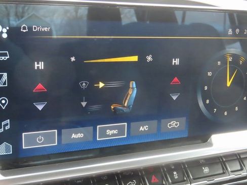 Used 2024 Chevrolet Silverado 1500 LT image 34