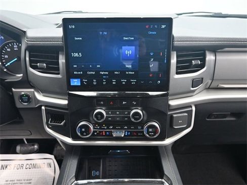 Used 2024 Ford Expedition XLT image 19