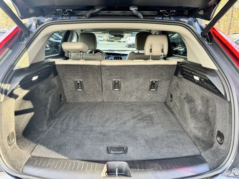 Certified 2023 Cadillac XT4 Luxury w/ Cold Weather Package image 5