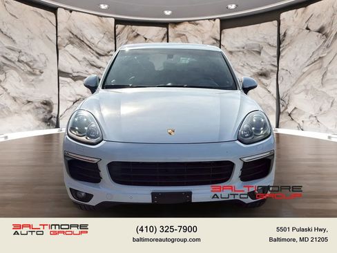 Used 2017 Porsche Cayenne Platinum Edition AWD/4WD image 2
