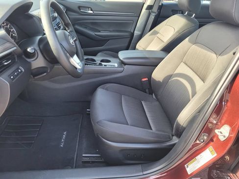 Used 2025 Nissan Altima 2.5 SV AWD/4WD image 16