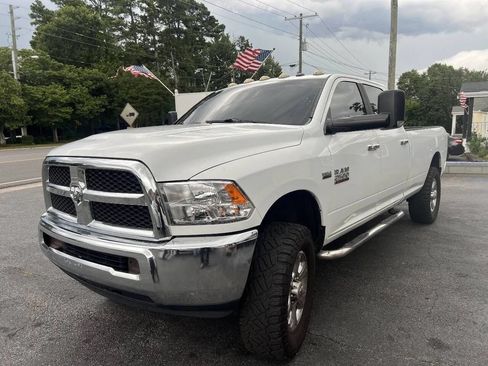 Used 2015 RAM 2500 SLT w/ Luxury Group AWD/4WD image 3