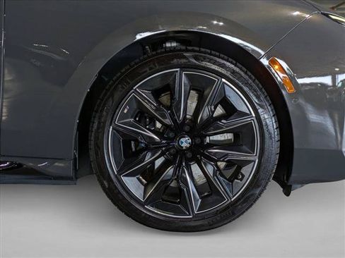Used 2023 BMW i7 xDrive60 AWD/4WD image 24