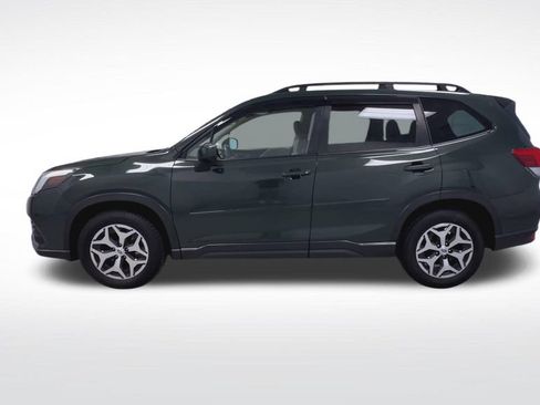 Used 2024 Subaru Forester Premium AWD/4WD image 5