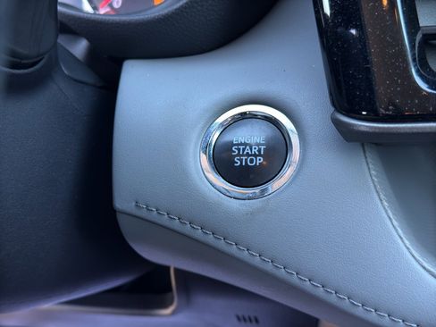 Used 2022 Toyota Highlander L image 20