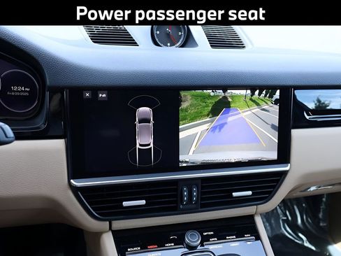 Used 2021 Porsche Cayenne image 25