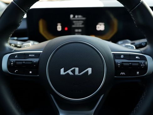 Used 2025 Kia K5 GT image 10