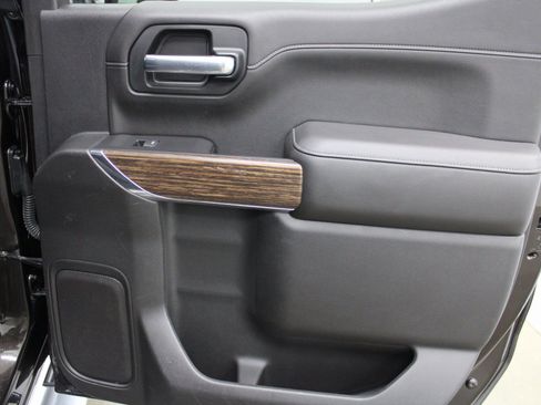 Used 2019 Chevrolet Silverado 1500 High Country w/ Safety Package II image 27