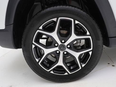 Used 2025 Jeep Compass Limited AWD/4WD image 9