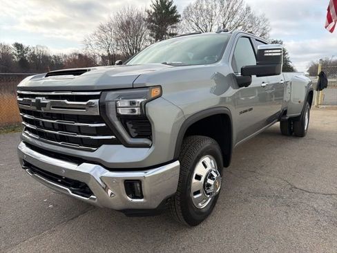 New 2026 Chevrolet Silverado 3500 LTZ w/ LTZ Convenience Package AWD/4WD image 6