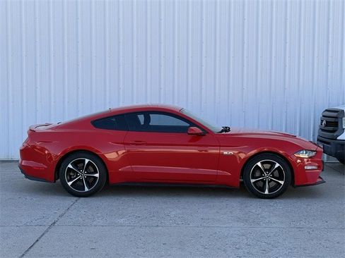 Used 2018 Ford Mustang GT image 3