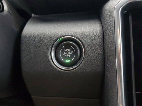 New 2025 GMC Acadia Elevation image 31