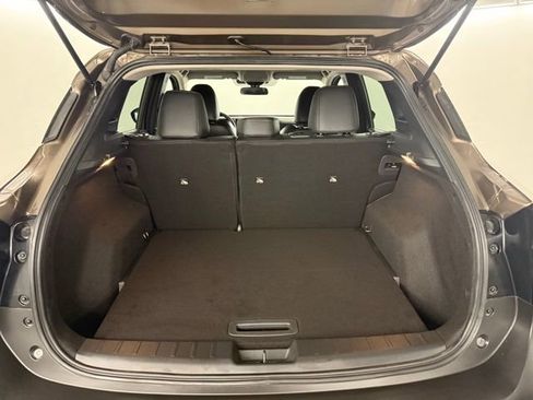 Used 2025 Nissan Kicks SR image 32