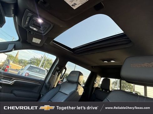 Used 2025 Chevrolet Silverado 1500 High Country w/ High Country Premium Package AWD/4WD image 33
