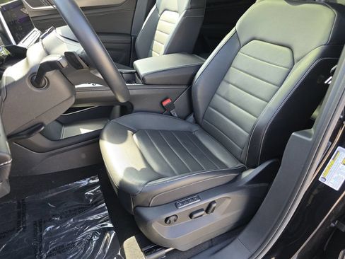 Used 2024 Volkswagen Atlas Cross Sport SEL R-Line AWD/4WD image 15