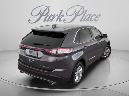 Used 2017 Ford Edge Titanium w/ Equipment Group 302A FWD image 4