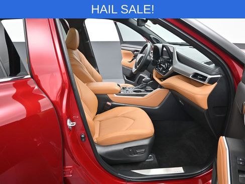 Certified 2025 Toyota Highlander LE image 39