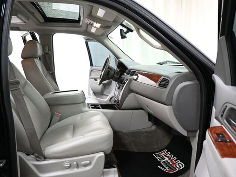 Used 2013 Chevrolet Tahoe LT w/ Luxury Package image 9