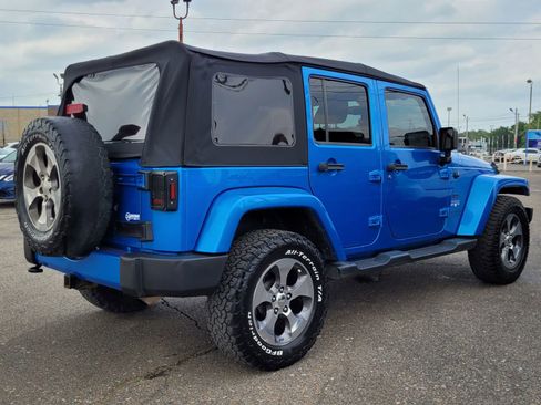 Used 2016 Jeep Wrangler Unlimited Sahara AWD/4WD image 14