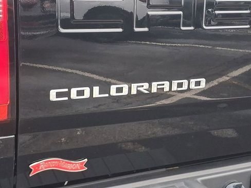 Used 2022 Chevrolet Colorado Z71 w/ Z71 Midnight Edition image 30