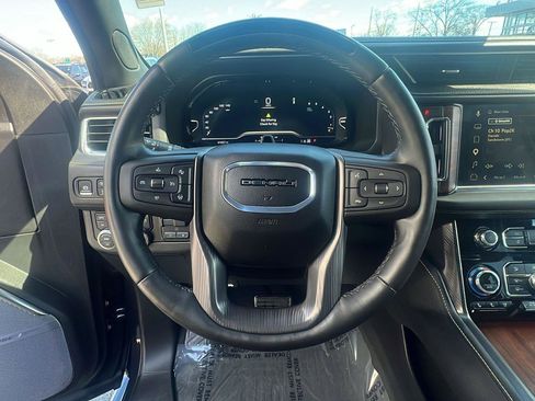 Used 2024 GMC Yukon XL Denali Ultimate AWD/4WD image 19