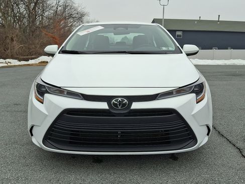 Certified 2024 Toyota Corolla LE w/ LE Convenience Package image 2