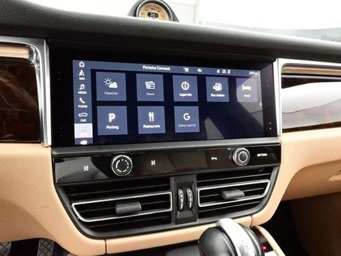 Certified 2023 Porsche Macan S AWD/4WD image 10